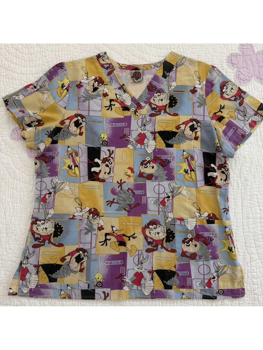 Looney Tunes Womens Scrub Top V-Neck Short Sleeve Multicolor Small